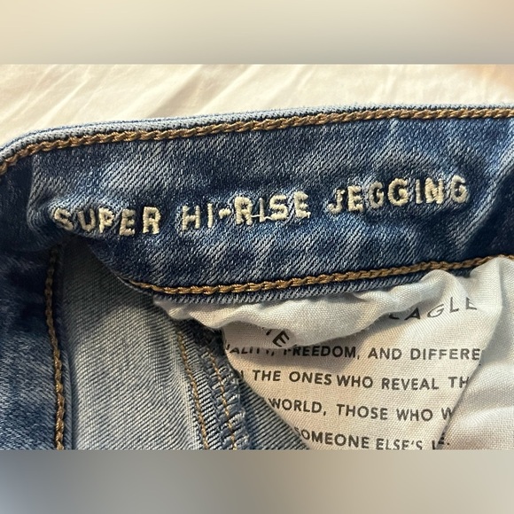 American Eagle Distressed Super Hi-Rise Jegging Blue Jeans Women’s Size 6 - Picture 11 of 16